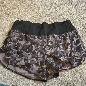 Women's Athleta Camouflage Shorts size small